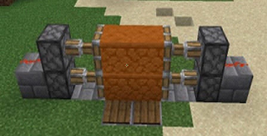 Automatic Redstone door in Minecraft