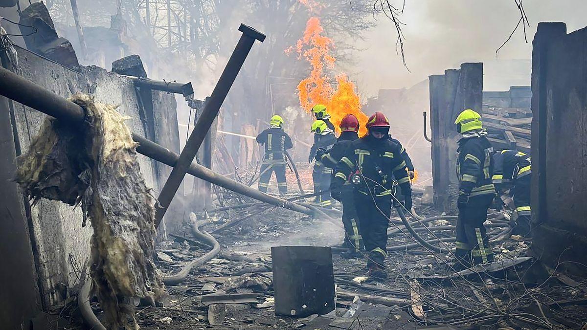 Russian strike on building in northern Ukraine kills 8 people and wounds dozens, official says.