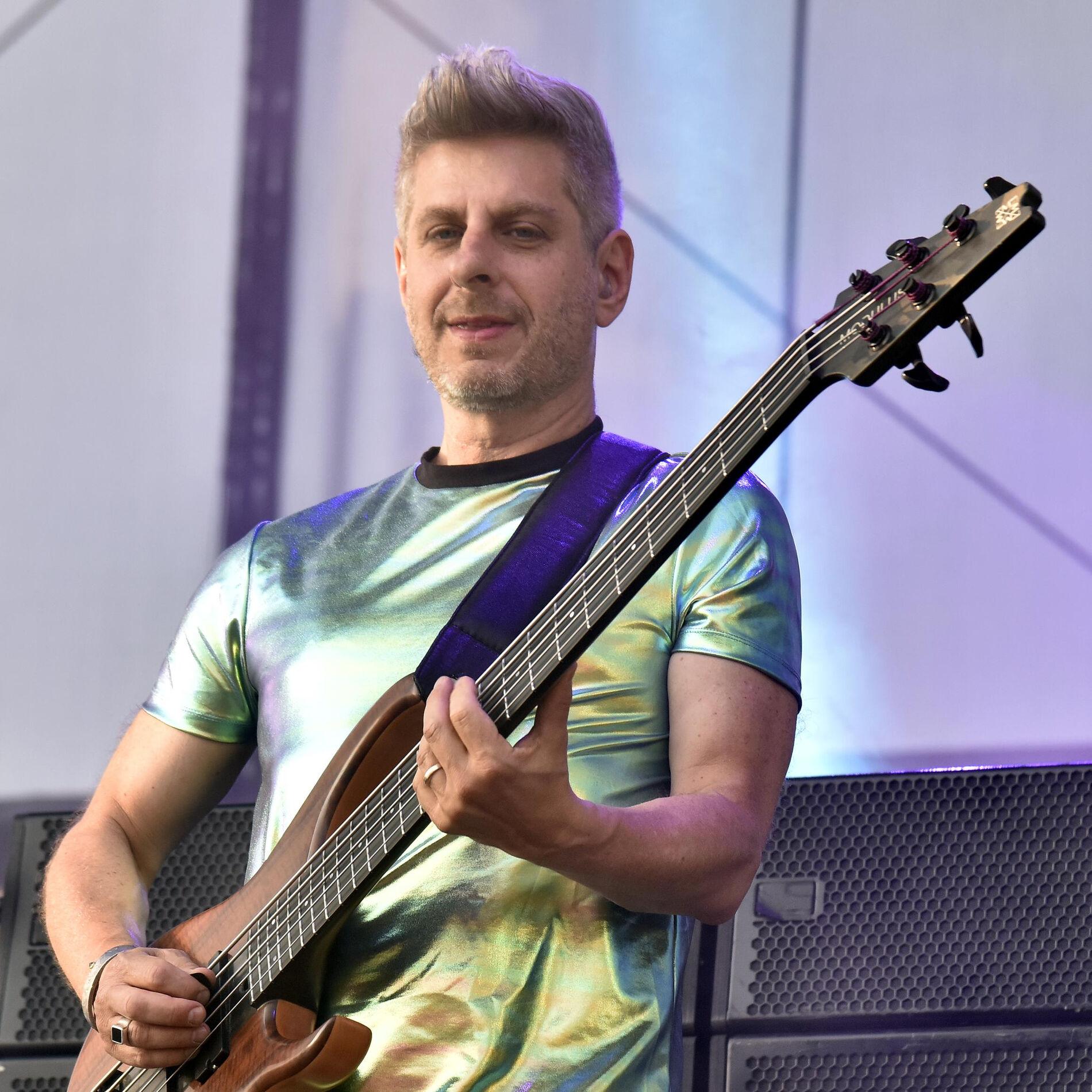 Mike Gordon on Phil Lesh: ‘There’s Never Been More  Beautiful Bass Playing’