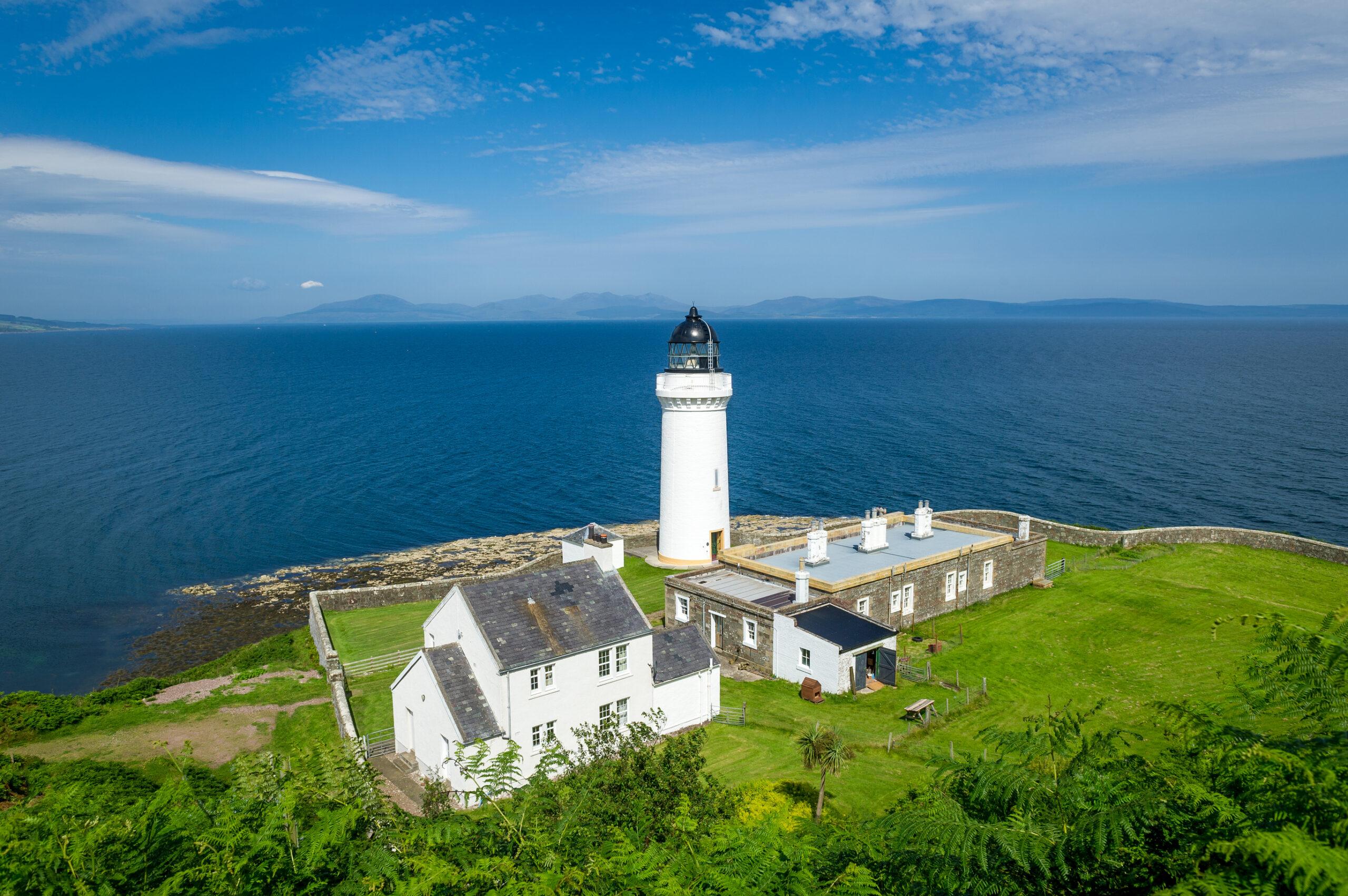 Culinary Delights with a View: Dining Near the Atlantic