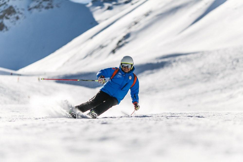 Essential Tips for Making the Most of Your Solo ski Trip