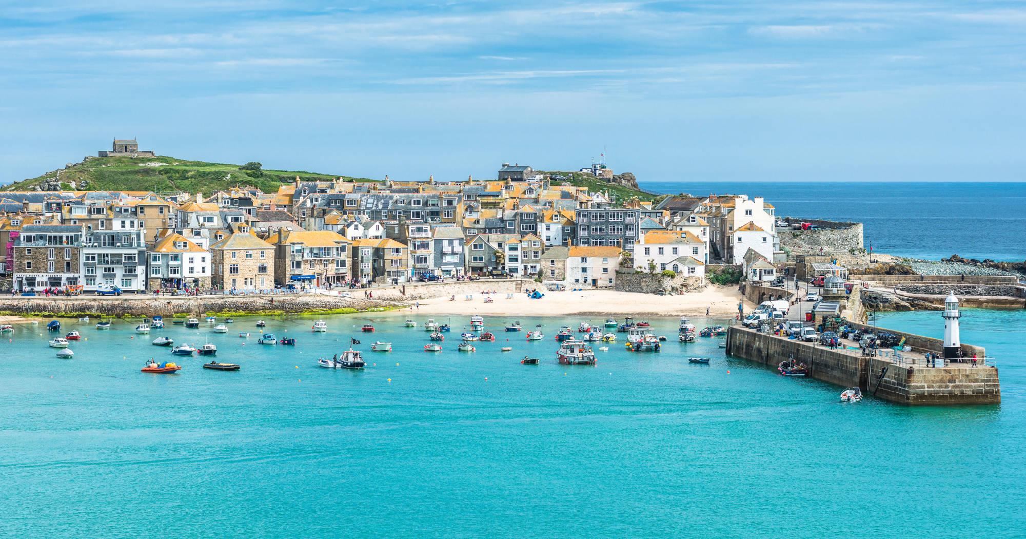 Building a Creative Community: Networking with Fellow Artists in St Ives