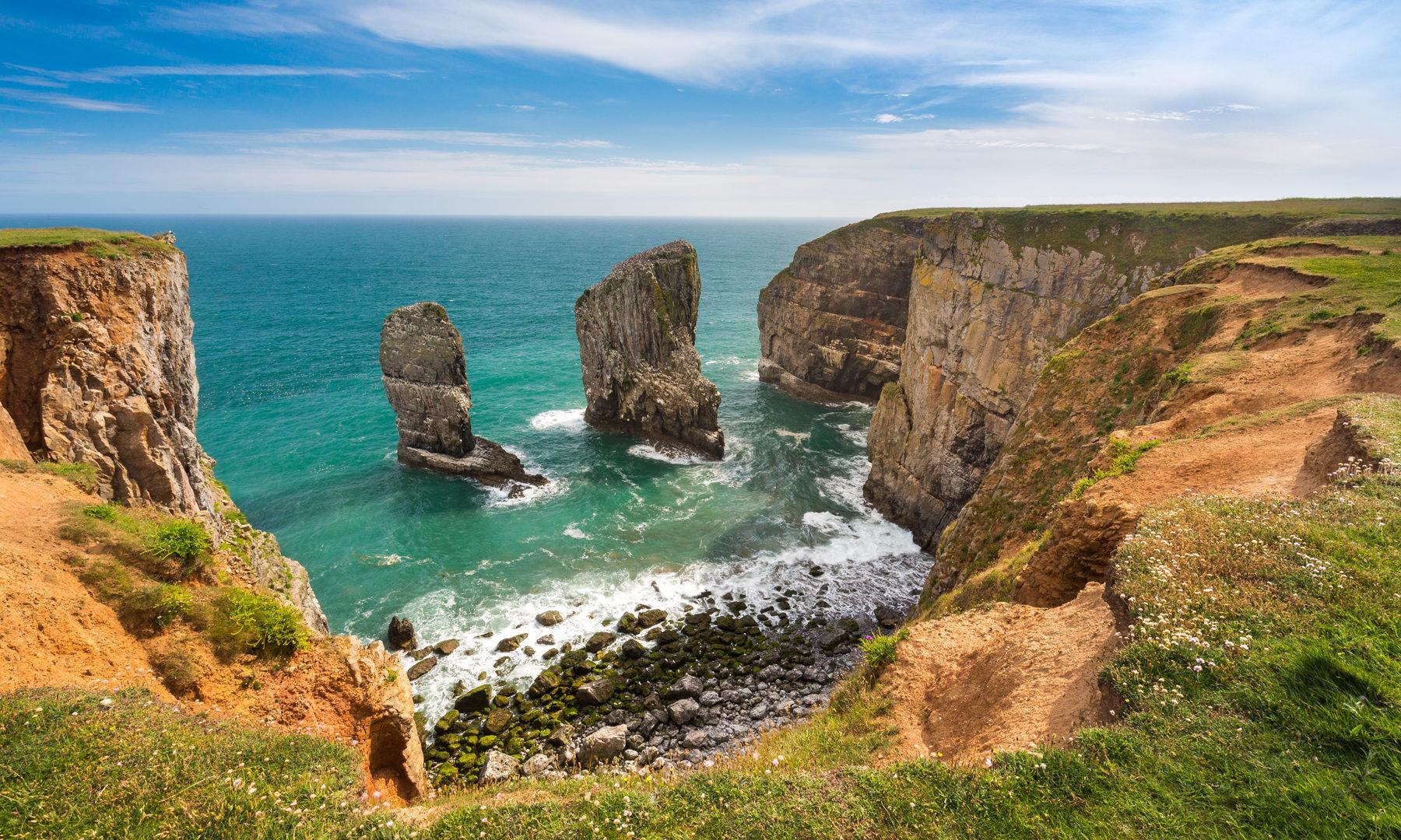 Navigating the Scenic Routes: Buses of the North Pembrokeshire Region