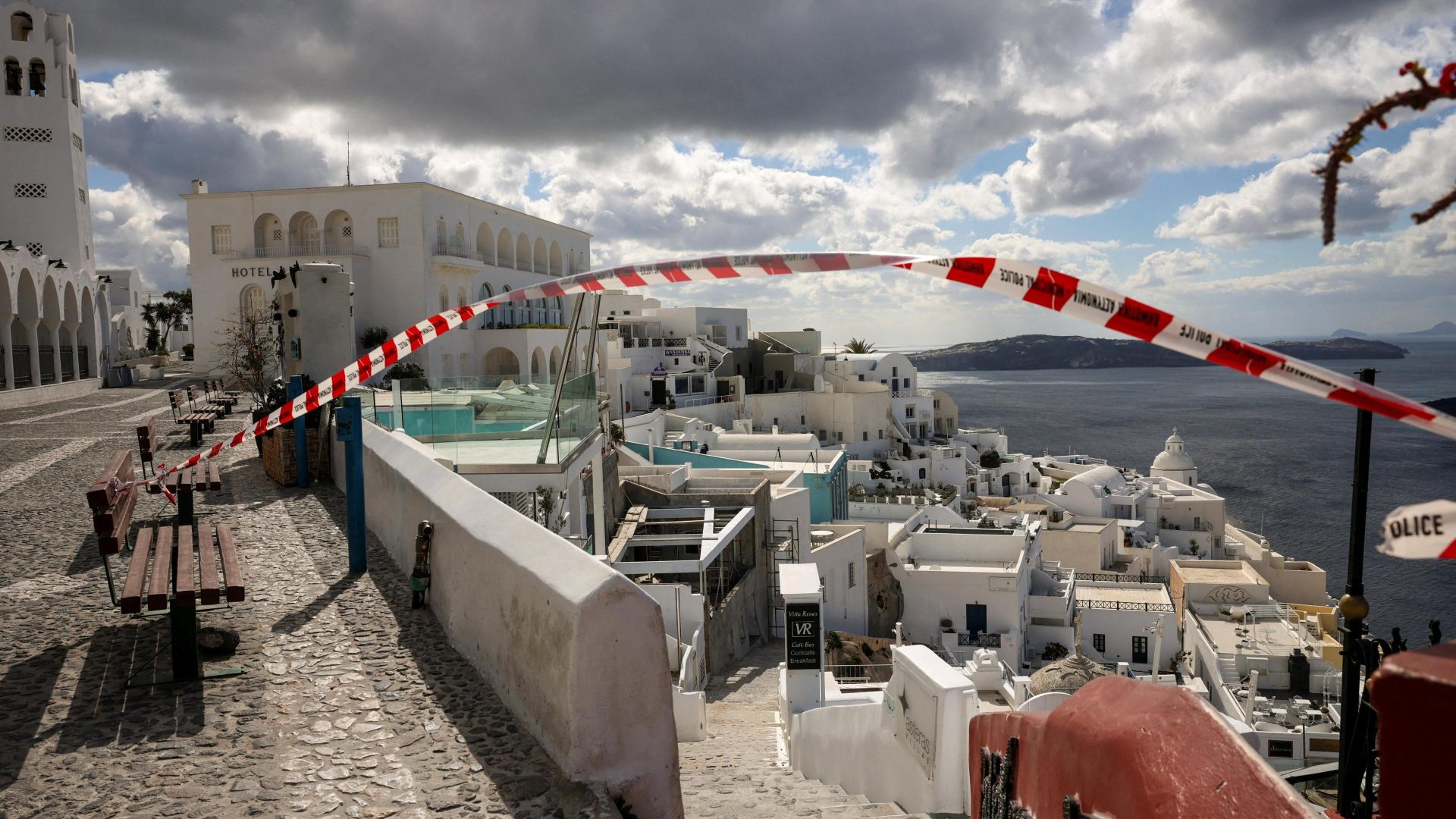 Tourists leave after earthquakes rock Santorini, but resilient locals remain