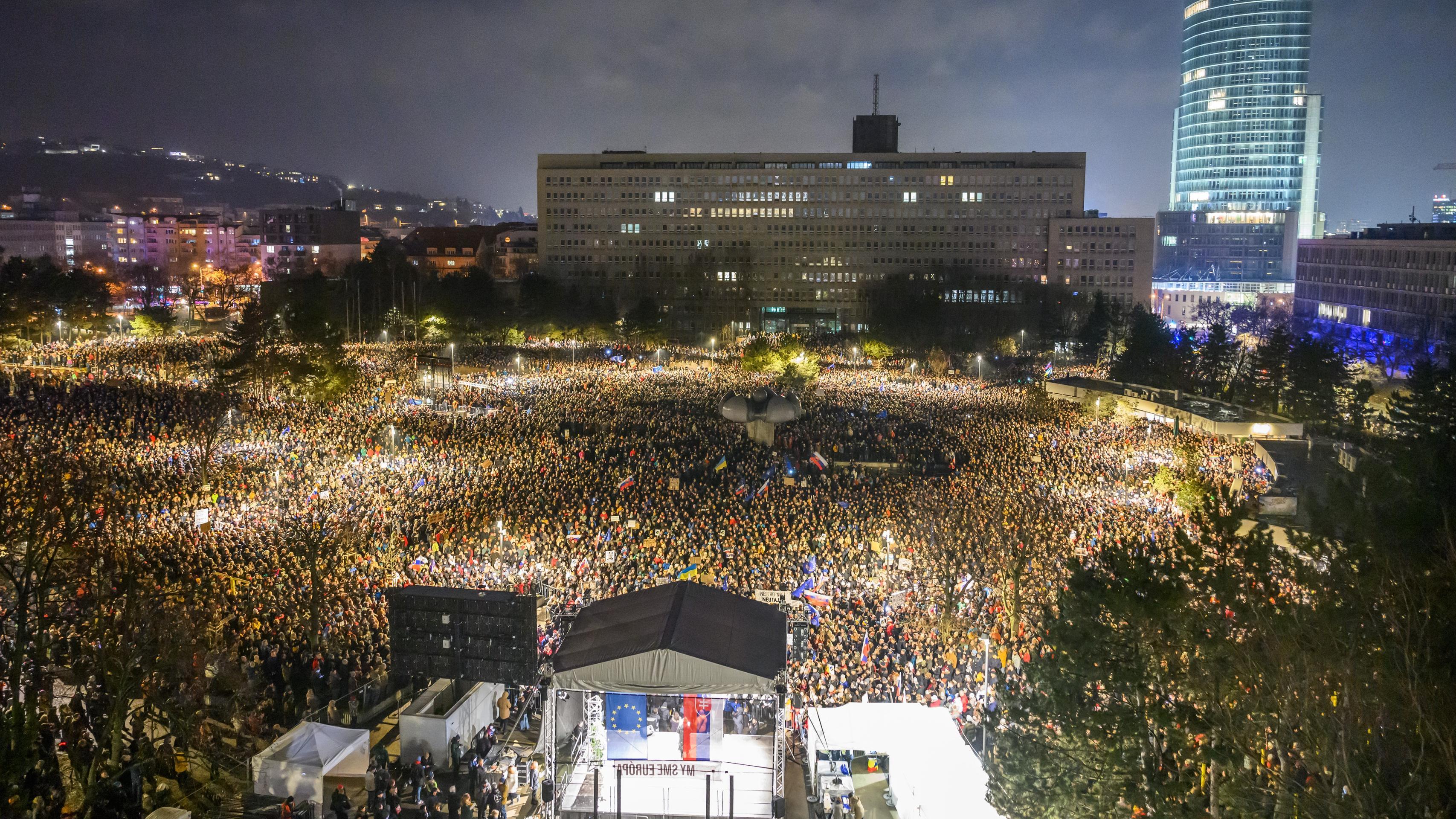 The Faces of ⁣the Movement: Voices from the⁤ Streets Rallying Against Populism