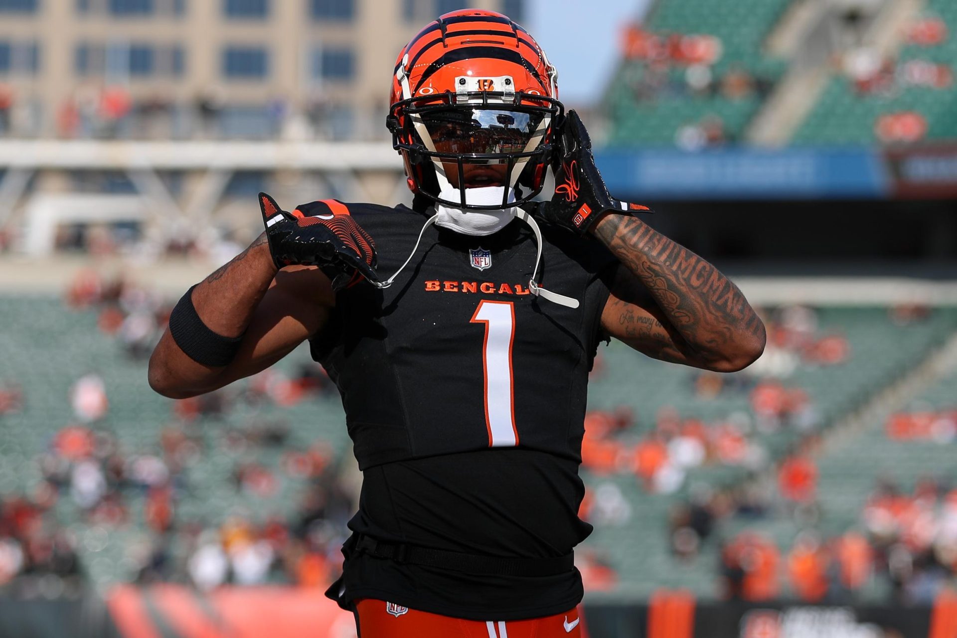 Bengals place franchise tag on WR Tee Higgins again