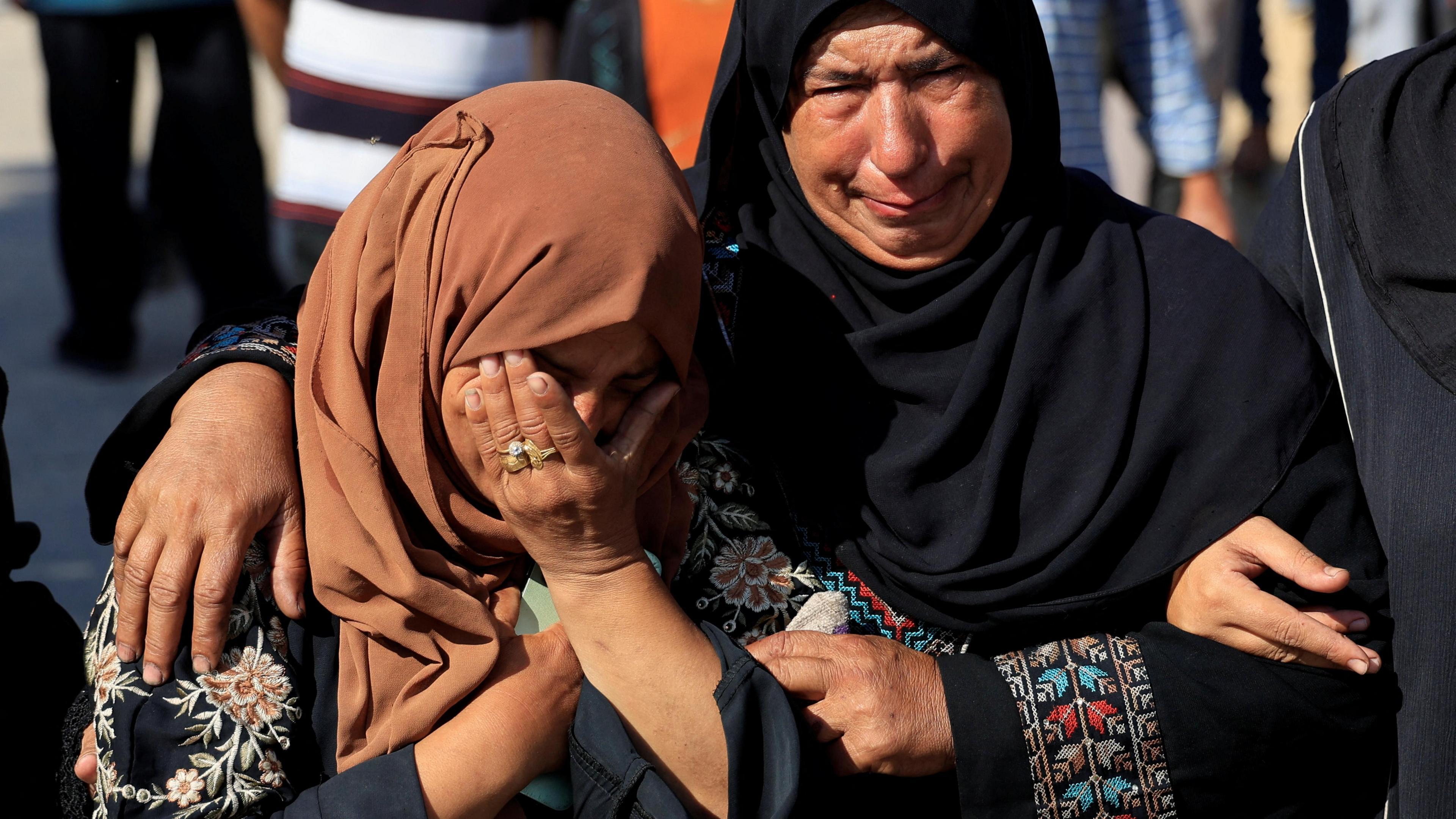Strategies for Delivering Aid Safely⁤ Amid Ongoing Conflict in Gaza