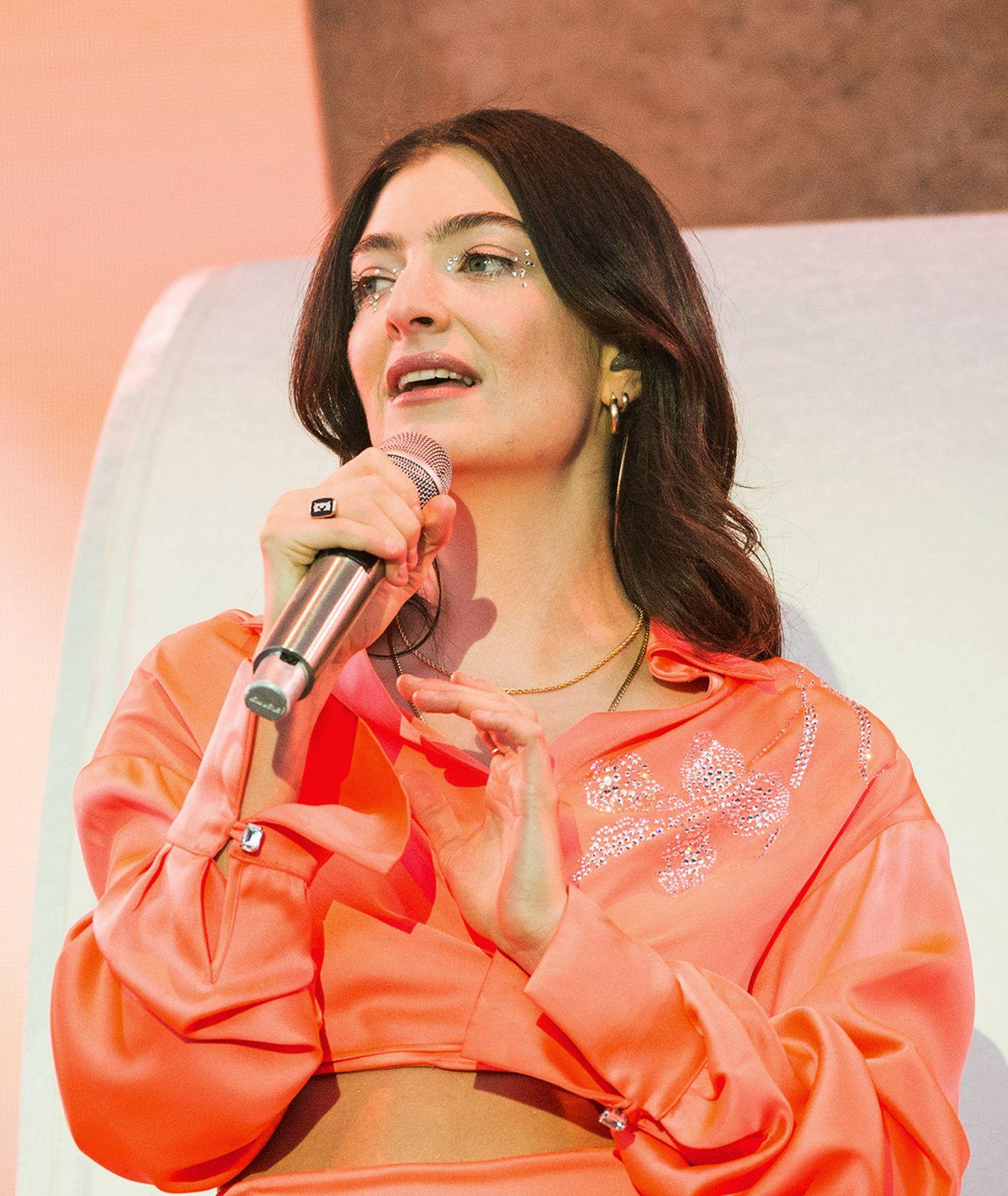 Reneé Rapp's Rising Star: Highlighting Her Newest Anthems and Collaborations