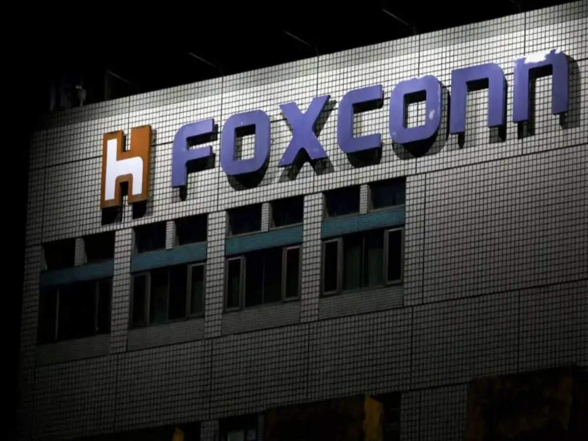 Navigating future Challenges: Recommendations for Apple and Foxconn