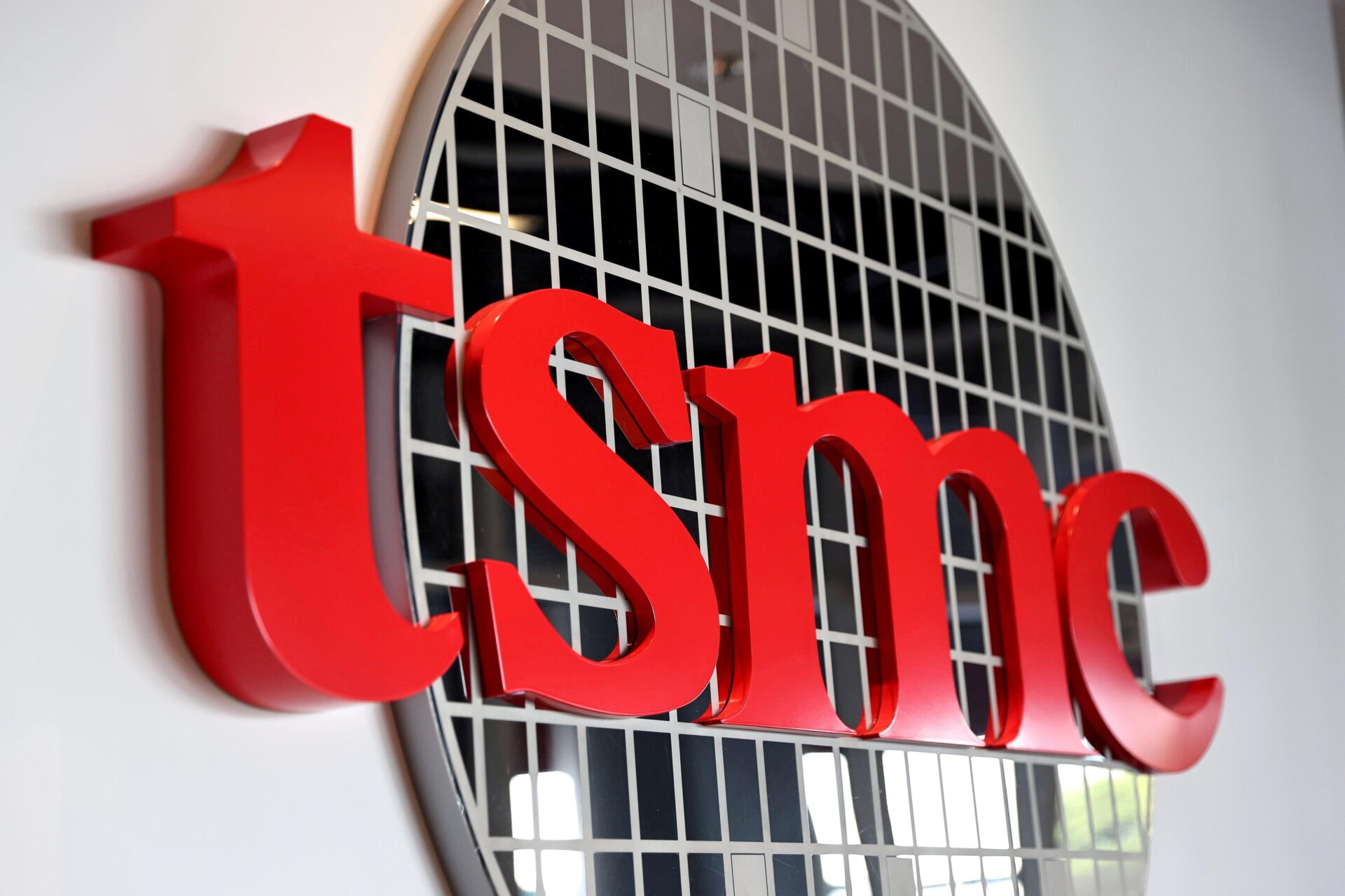 TSMC Pledges Prudence as It Pursues $165 Billion US Expansion