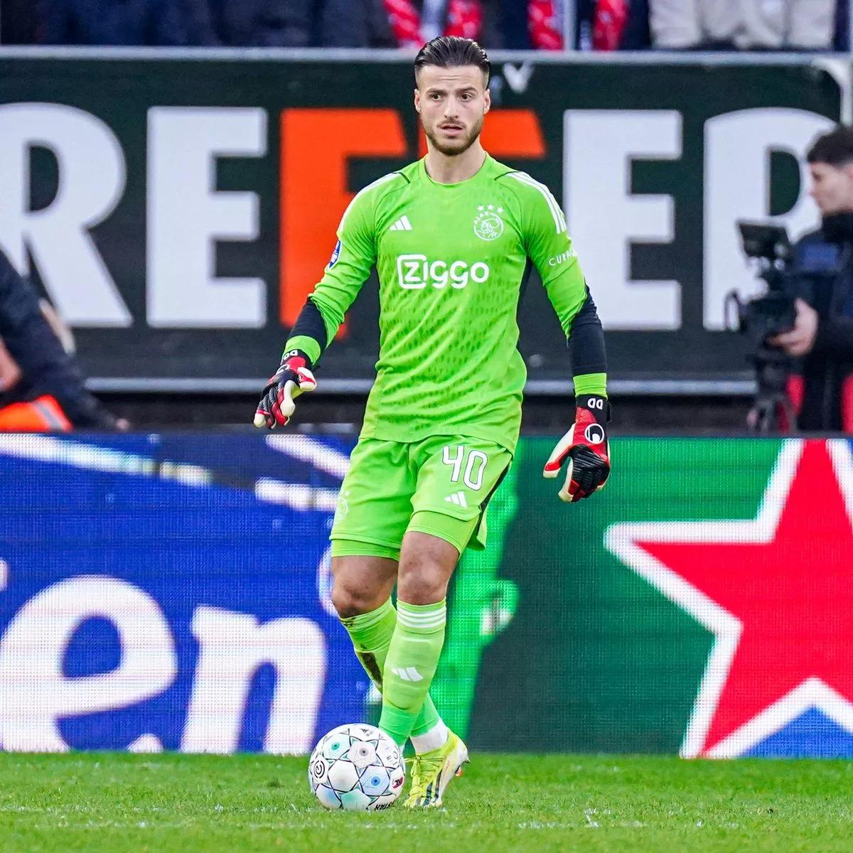 Evaluating the Potential Impact of Pope and donnarumma on Manchester United's Defense