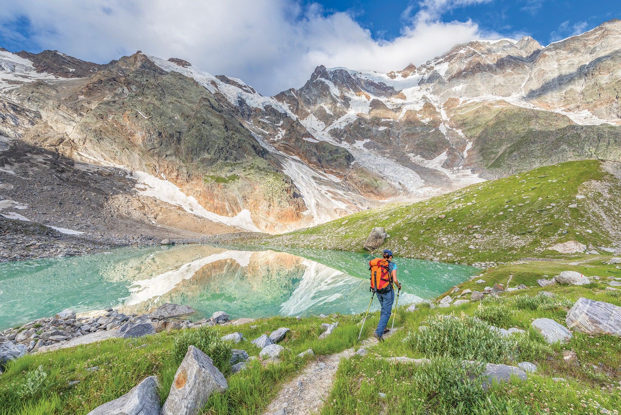 Essential Tips for a Safe and memorable Alpine Hiking Experience
