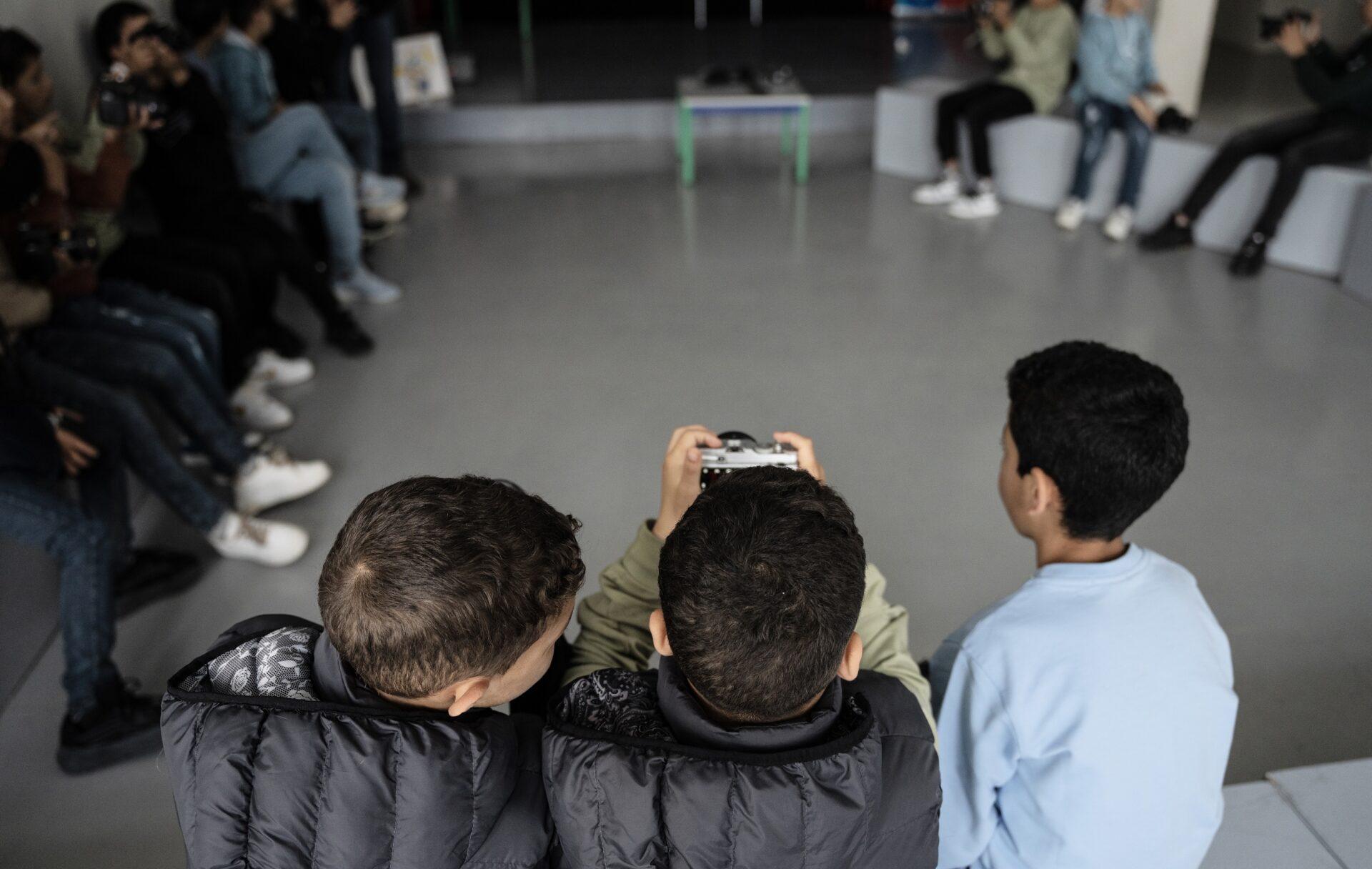 Public ​Reactions: ⁤A Nation Mourns the Loss of a Literary Icon