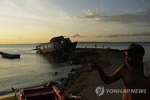 Visual Documentation ⁤of Destruction and Resilience