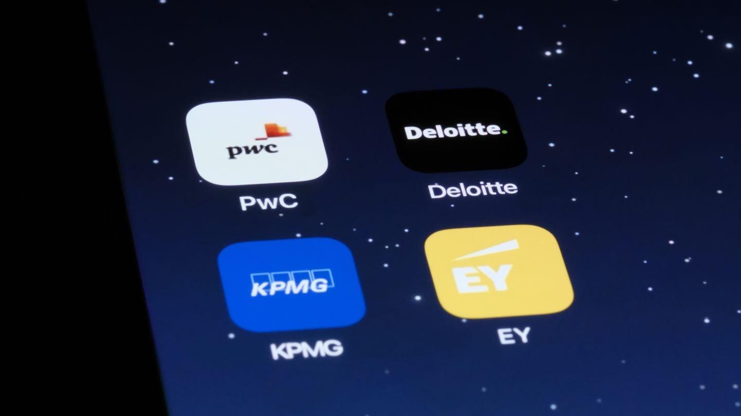 Analyzing the Factors Behind the Co-Founder's Exit and Its Implications for Team dynamics