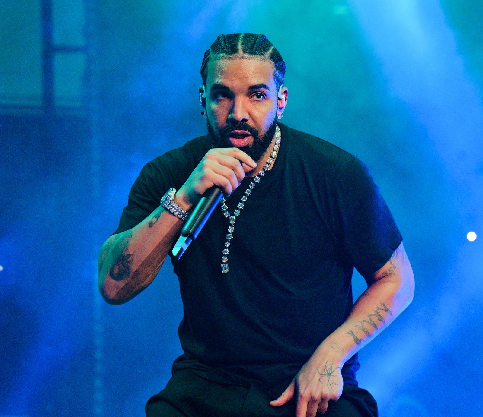 Unpacking the Truth Behind Drake's Fake Abs Controversy