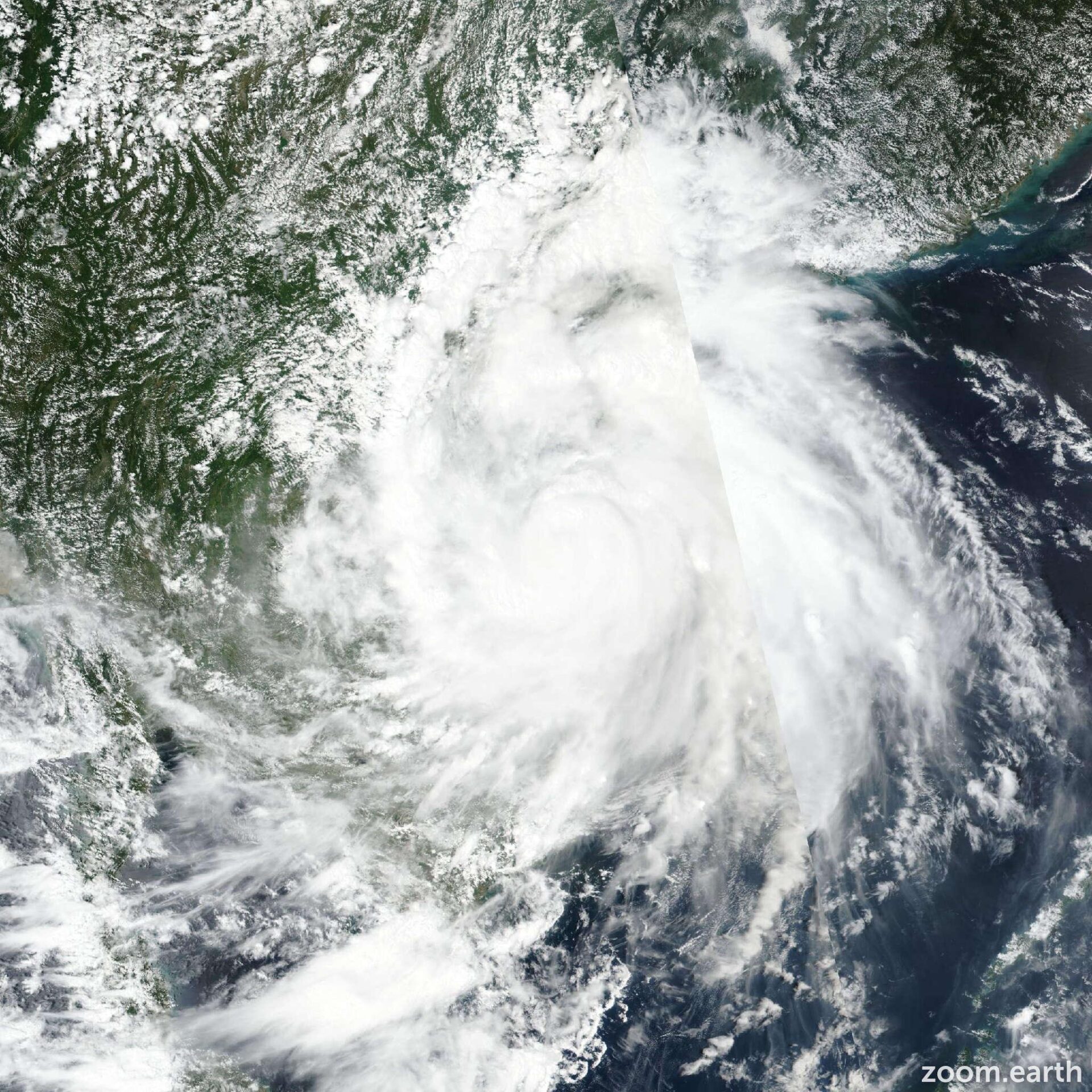 Heavy rains and flooding after Typhoon Bualoi raise death toll to 19 in Vietnam