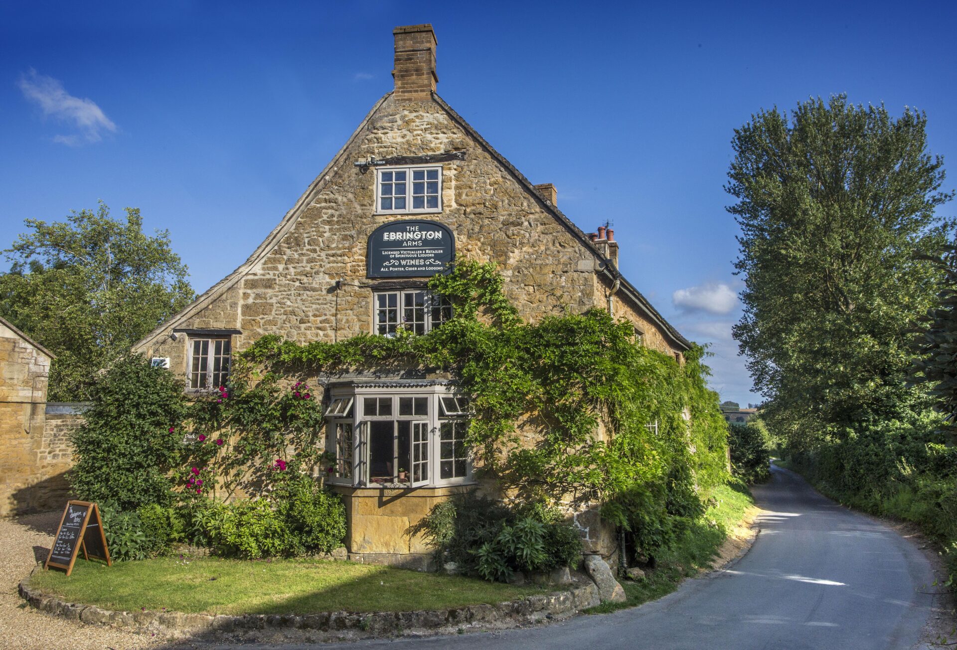 Tell us about a country pub that serves great food