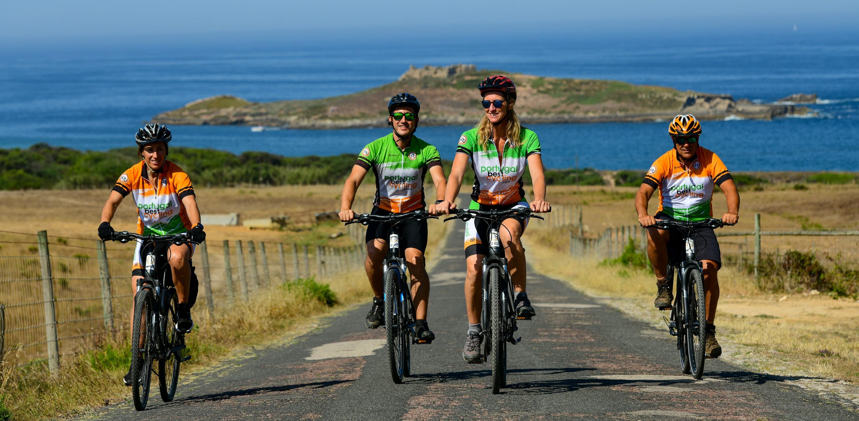 Navigating the Route: Scenic Stops and Hidden gems Along the Way