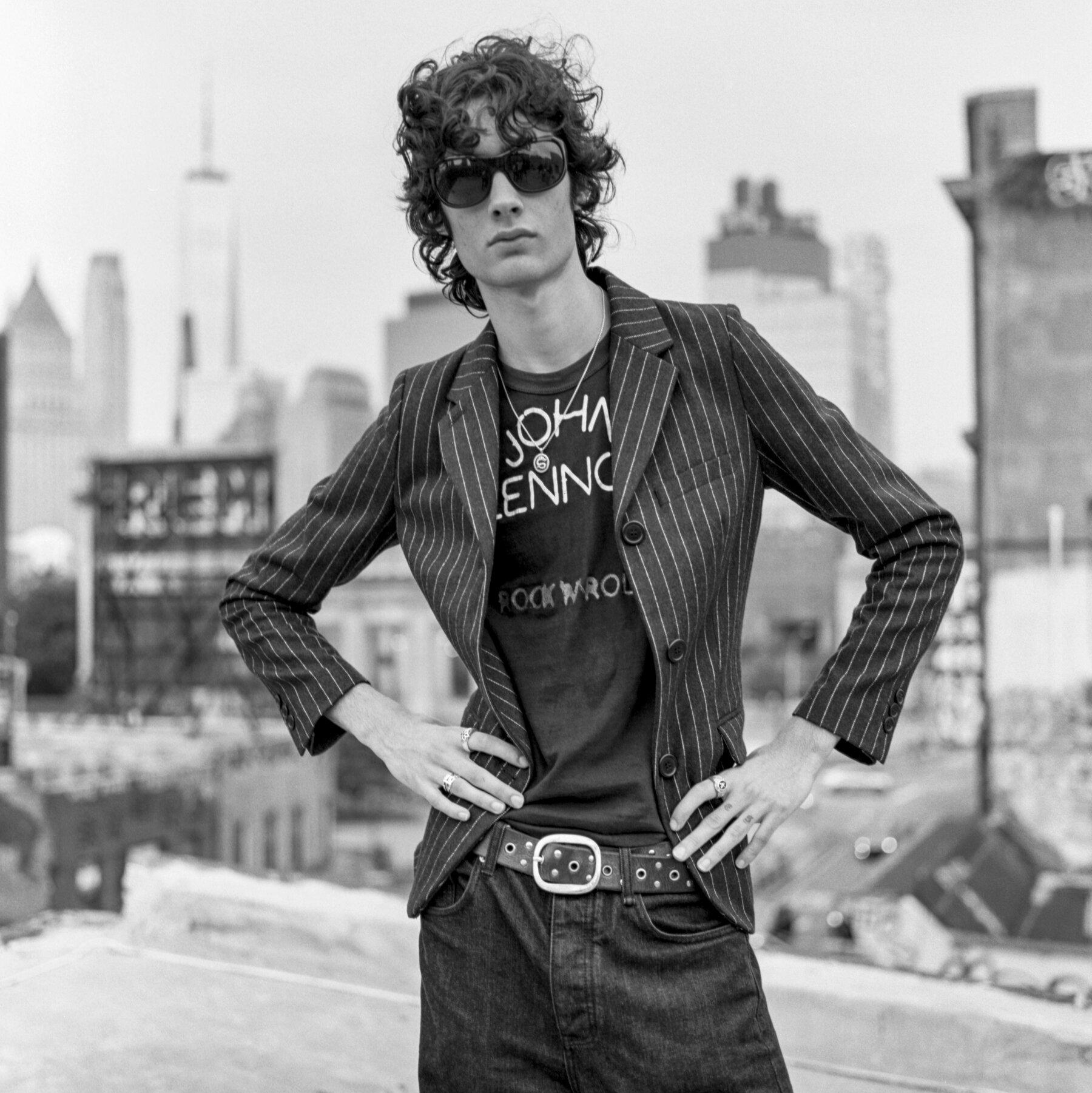 Engaging with fans: Strategies for Artists to Address Online Controversy and Maintain Community